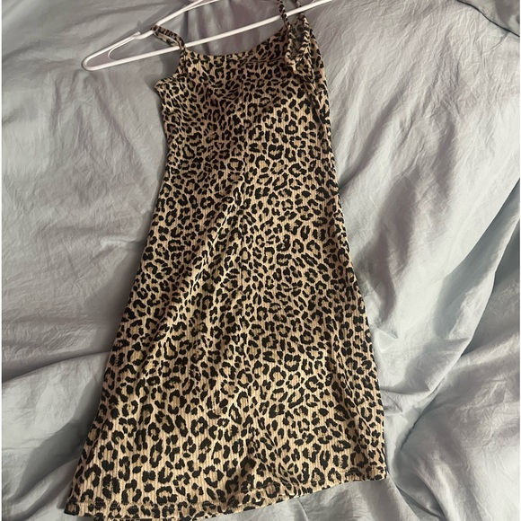 XS slip cheetah dress, very cute not too short - Picture 3 of 3